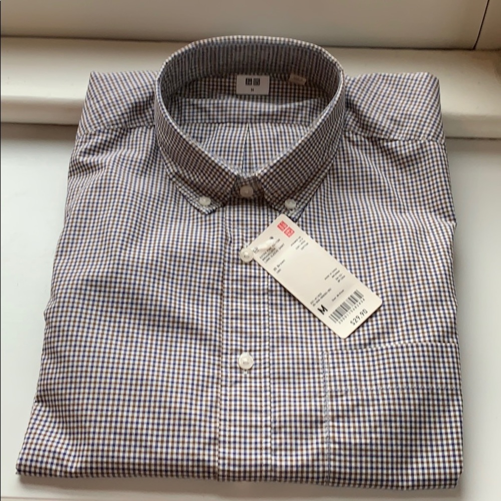 Men’s button down shirt with long sleeves